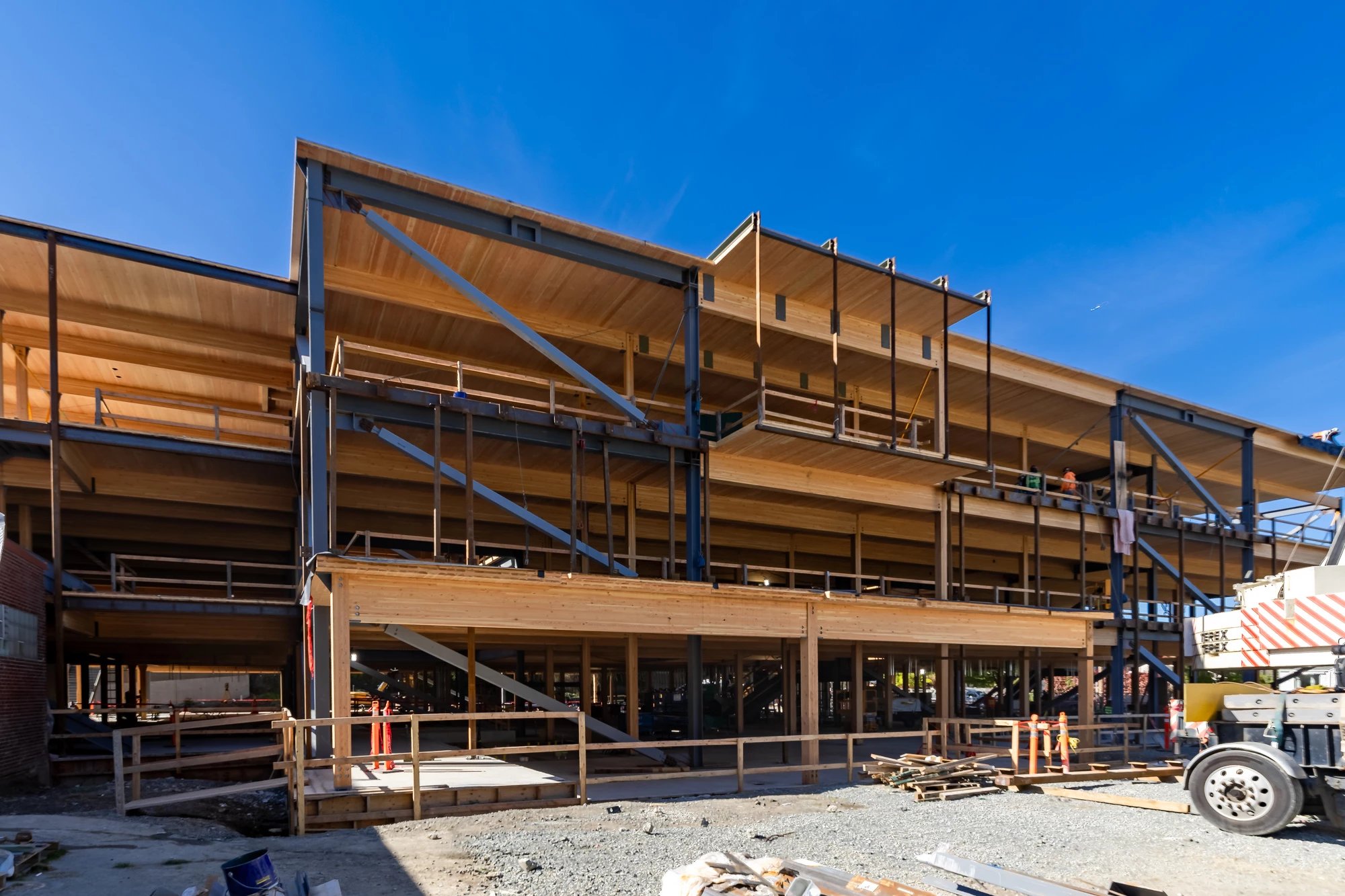 Alki ES topping out (15)