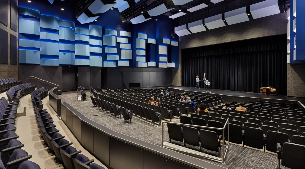 20191116-c_JuanitaHigh_3_p-lg3300